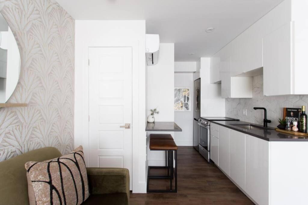 Appartement Wonderful In Little Italy With Full Bath By Den Montréal